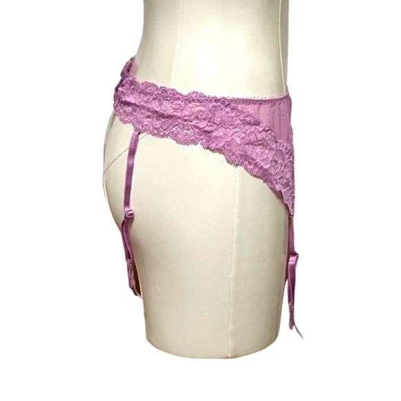 VICTORIA'S SECRET Dream Angels lavender chantilly lace garter belt M/L, NWT - Picture 6 of 6
